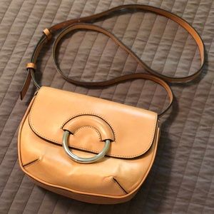 Banana Republic, natural leather, cross body bag.